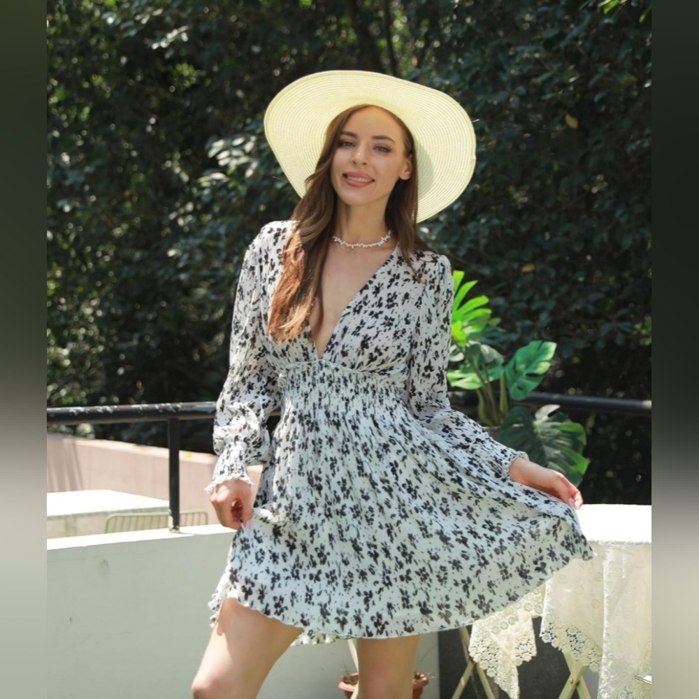 NWT Boratat Deep V-Neck Ruffle Floral Mini Dress - Picture 1 of 9